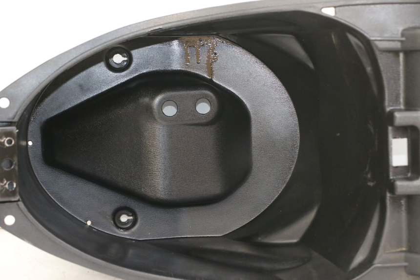 photo de SCATOLA SELLA PEUGEOT BELVILLE 125 (2017 - 2021) - Vista d'insieme del prodotto