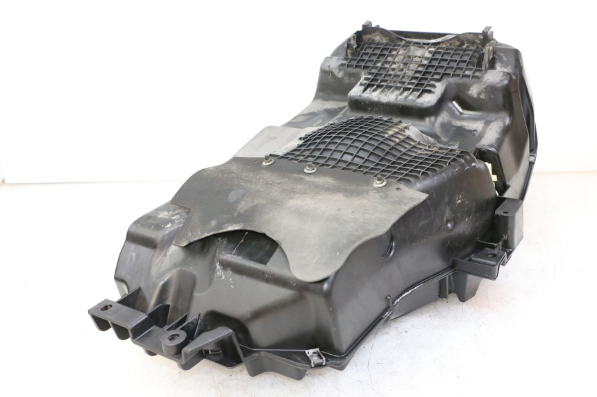 photo de SOTTOSELLA PEUGEOT SATELIS 125 (2013 - 2018) - Primo piano tecnico