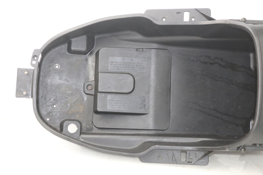 photo de Bauletto sella DAELIM S2 FI 125 (2008 - 2017) - Dettagli dei punti di fissaggio