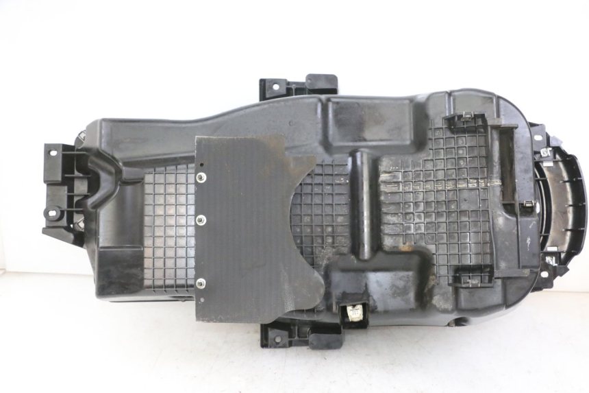 photo de SOTTOSELLA PEUGEOT SATELIS 125 (2013 - 2018) - Zoom sullo stato d'uso