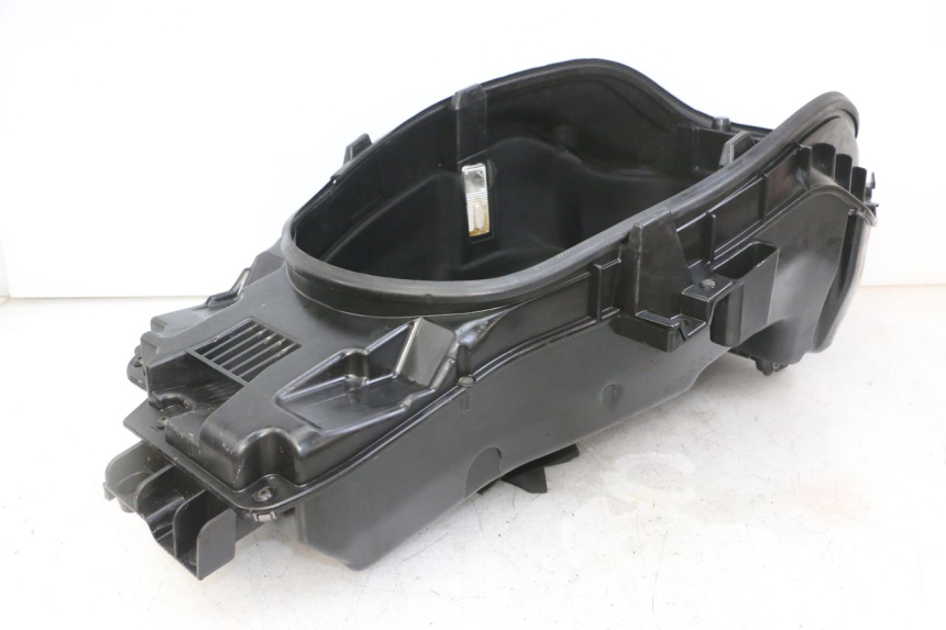 photo de SOTTOSELLA PEUGEOT SATELIS 125 (2013 - 2018) - Primo piano tecnico