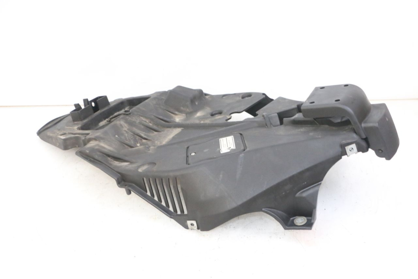 photo de SOTTOSELLA APRILIA SCARABEO GT TOURING 125 (1999 - 2005) - Primo piano tecnico