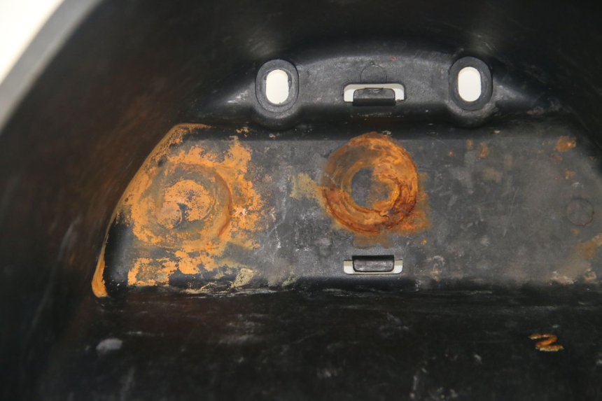 photo de COFANO SELLA MBK SKYLINER 125 (1998 - 2001) - Stato della superficie e materiale