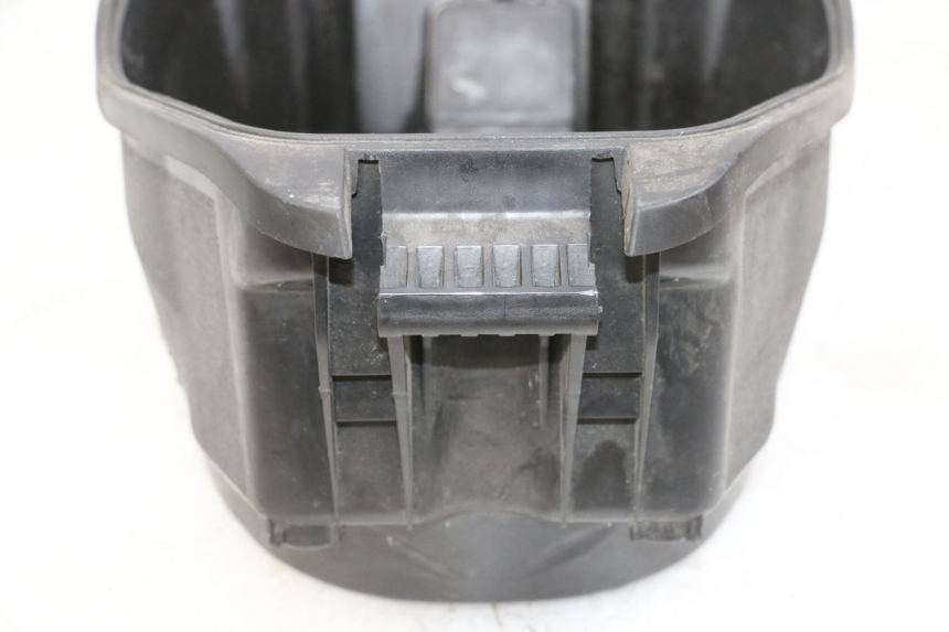 photo de SOTTOSELLA PEUGEOT SPEEDFIGHT 4 4T EFI 50 (2021 - 2025) - Stato della superficie e materiale