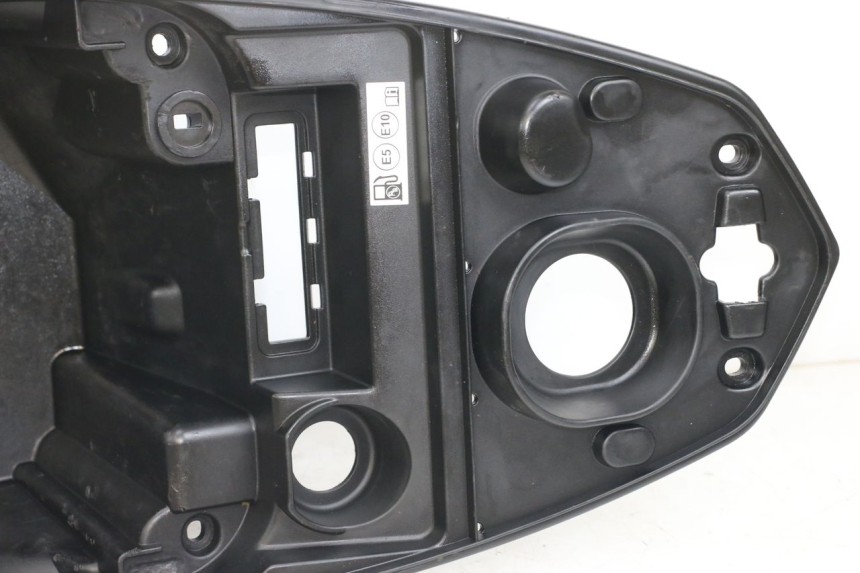 photo de SOTTOSELLA PEUGEOT STREETZONE I 2T 50 (2018 - 2020) - Dettagli dei punti di fissaggio