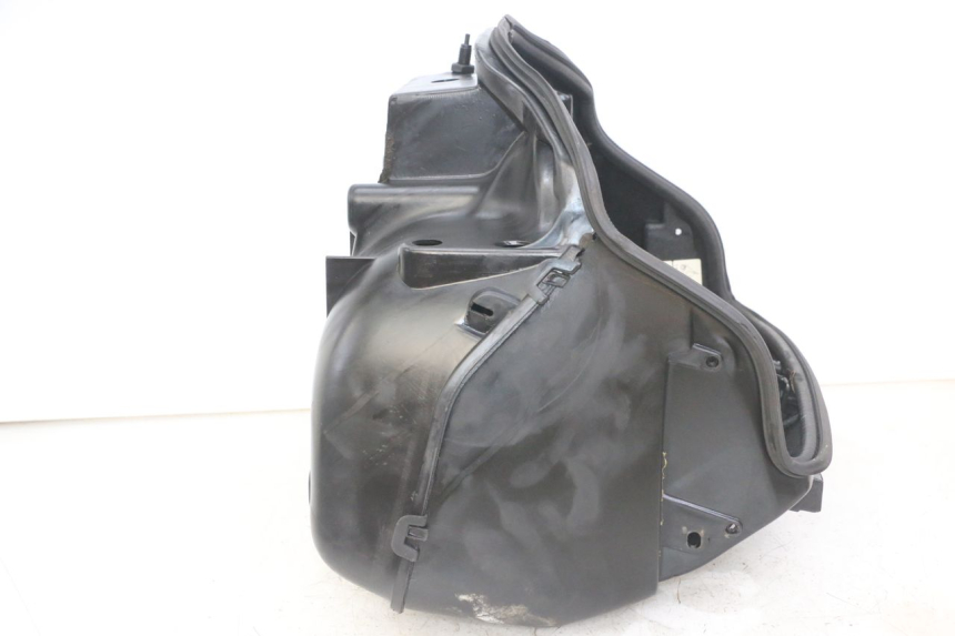 photo de SOTTOSELLA PIAGGIO SUPER LX 125 (2000 - 2003) - Dettagli dei punti di fissaggio