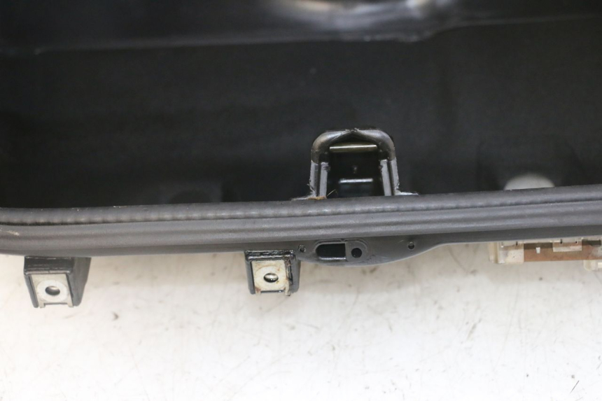 photo de SOTTOSELLA PIAGGIO SUPER LX 125 (2000 - 2003) - Stato della superficie e materiale