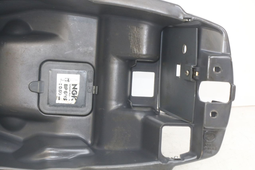 photo de SCATOLA SELLA PEUGEOT SV 125 (1991 - 1994) - Stato della superficie e materiale