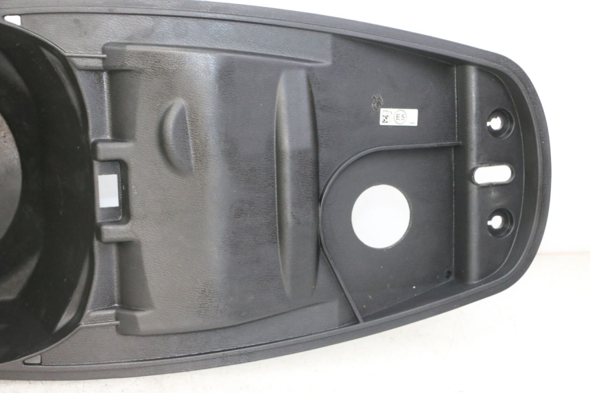 photo de BAULETTO SELLINO SYM JET 14 4T 50 (2018 - 2022) - Dettagli dei punti di fissaggio