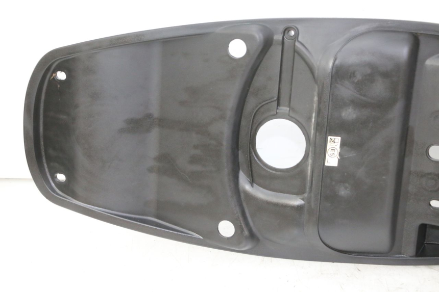 photo de SOTTOSELLA PEUGEOT TWEET PRO CARGO 50 (2018 - 2022) - Dettagli dei punti di fissaggio