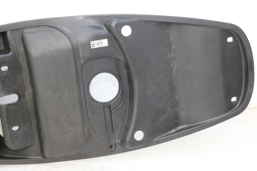 photo de SOTTOSELLA PEUGEOT TWEET PRO CARGO 50 (2018 - 2022) - Dettagli dei punti di fissaggio