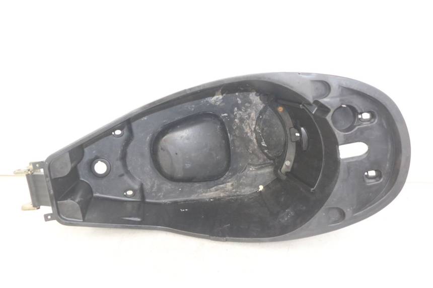 photo de COFANO SELLA PEUGEOT VIVACITY NEW 4T 50 (2008 - 2017) - Dettaglio del componente