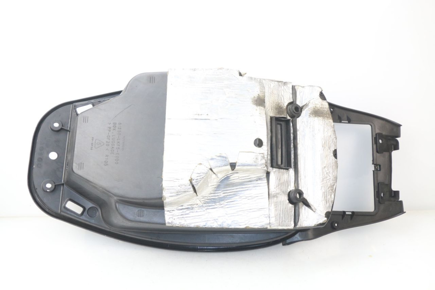 photo de Cofano sella KYMCO X-CITING XCITING 400 (2014 - 2018) - Zoom sullo stato d'uso