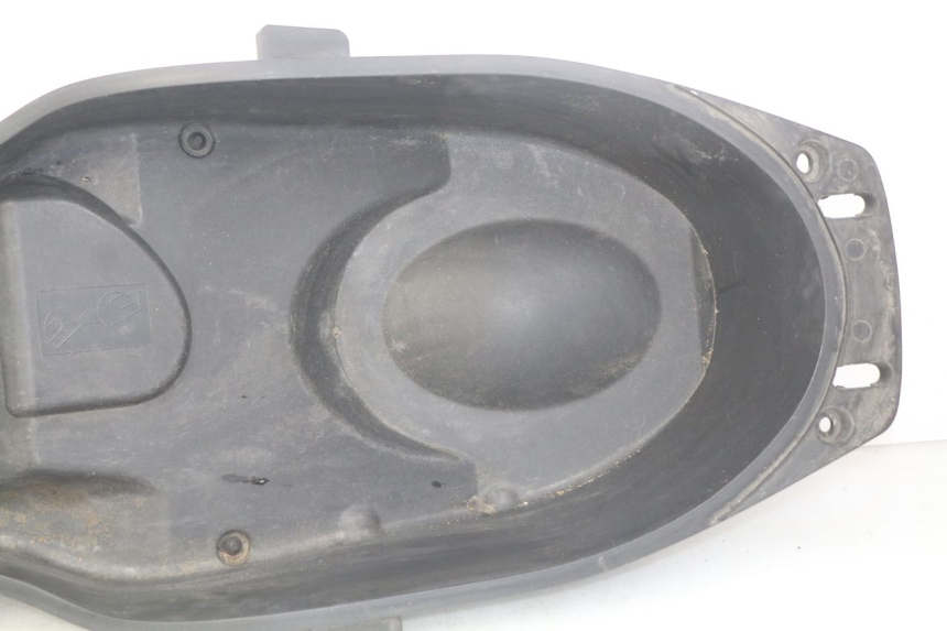 photo de COFANO SELLA YAMAHA XMAX X-MAX 125 (2006 - 2009) - Stato della superficie e materiale