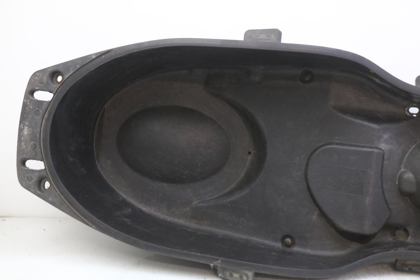 photo de COFANO SELLA YAMAHA XMAX X-MAX 125 (2006 - 2009) - Dettagli dei punti di fissaggio