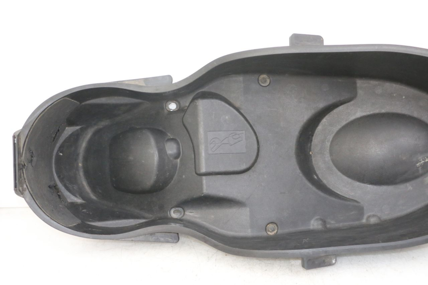 photo de COFANO SELLA YAMAHA XMAX X-MAX 125 (2006 - 2009) - Dettagli dei punti di fissaggio