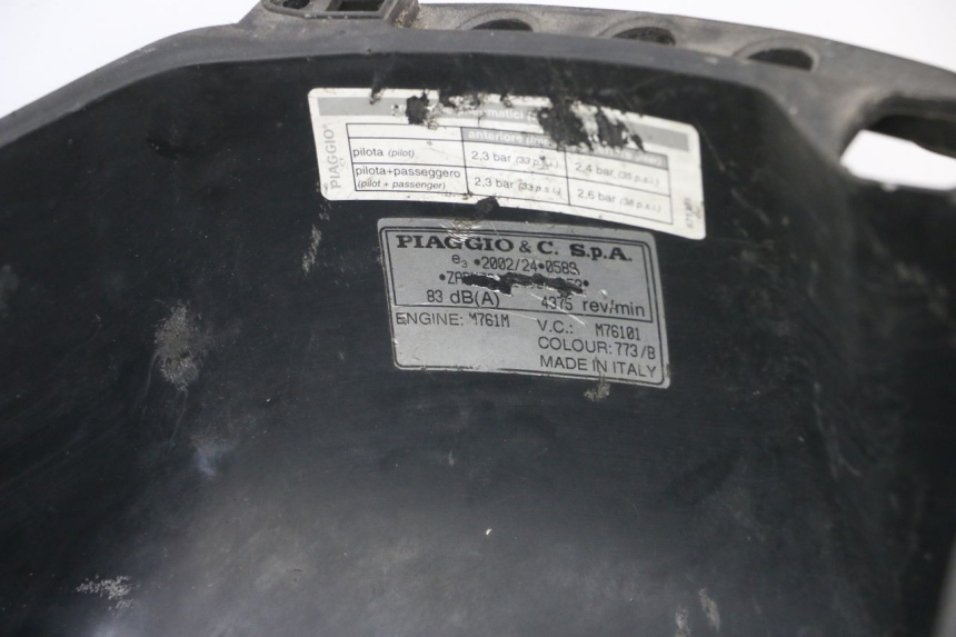 photo de COFANO SELLA PIAGGIO X10 125 (2012 - 2017) - Dettagli dei punti di fissaggio