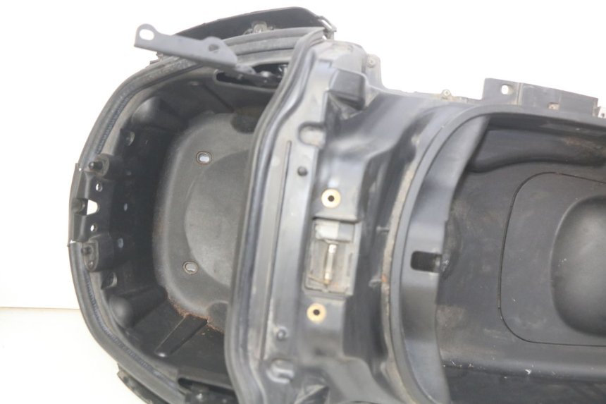 photo de BAULETTO SELLINO PIAGGIO XEVO - X EVO 125 (2007 - 2017) - Dettagli dei punti di fissaggio