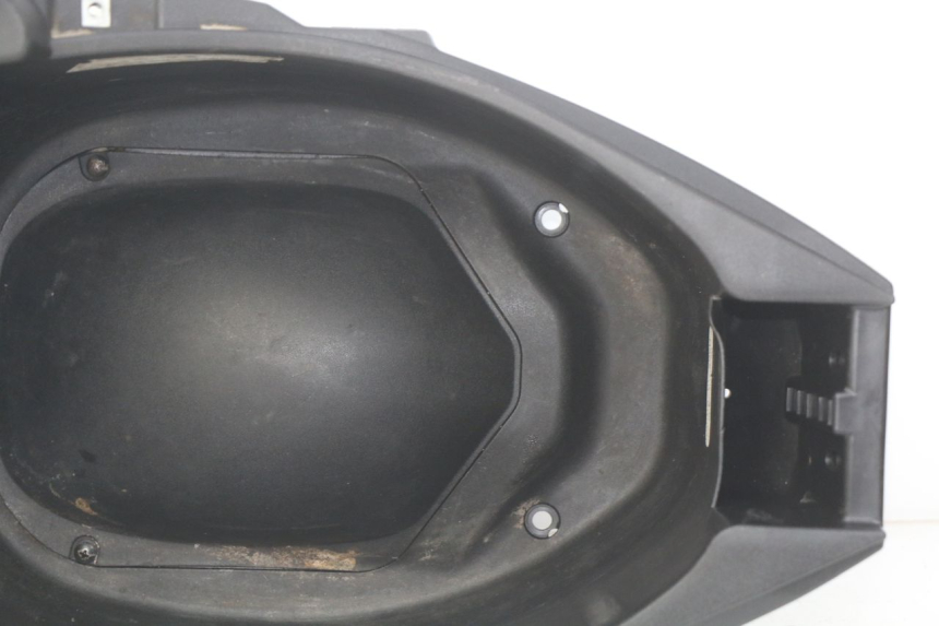 photo de COFANO SELLA PIAGGIO ZIP 4T 50 (2018 - 2020) - Primo piano tecnico