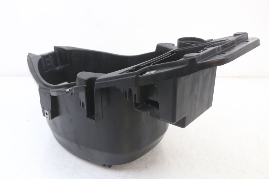 photo de COFANO SELLA PIAGGIO ZIP 4T 50 (2018 - 2020) - Dettagli dei punti di fissaggio