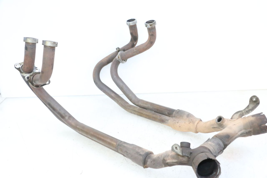 photo de COLLETTORE HONDA ST PAN EUROPEAN 1300 (2002 - 2013) - Dettagli dei punti di fissaggio