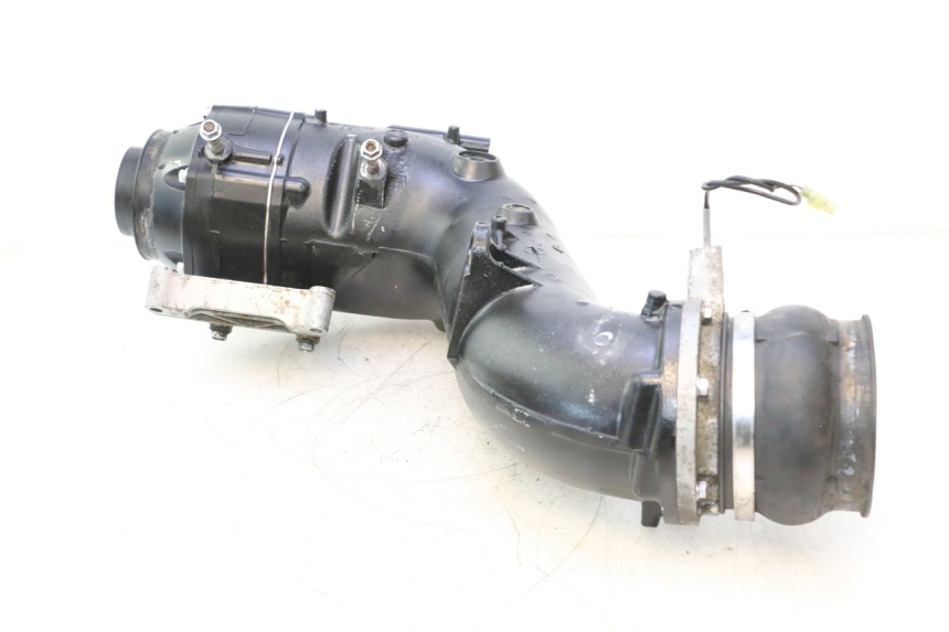 photo de COLLETTORE YAMAHA WAVE RUNNER GP R 1200 (2000 - 2003) - Caratteristiche distintive