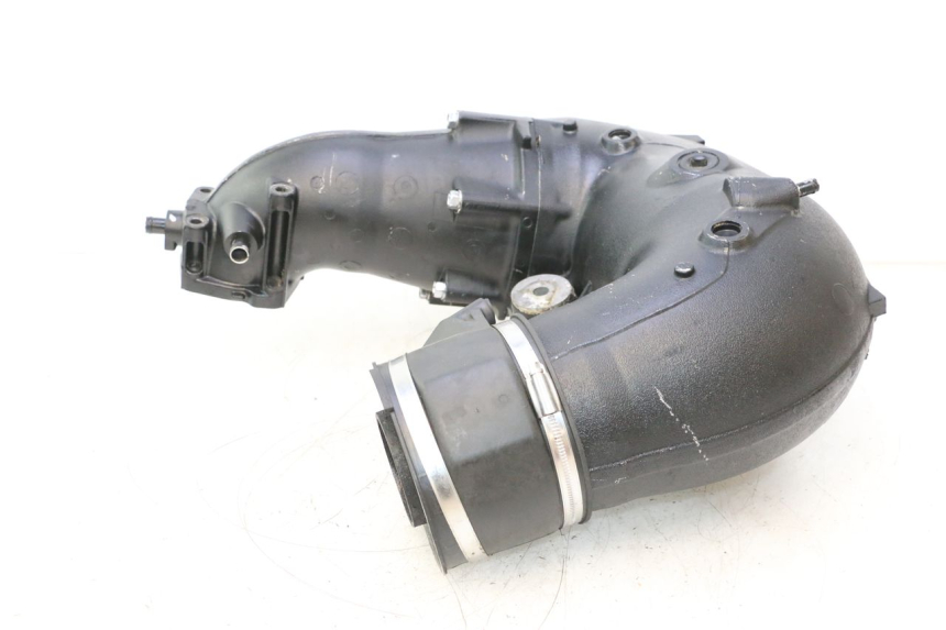 photo de COLLETTORE YAMAHA WAVE RUNNER GP R 1200 (2000 - 2003) - Dettagli dei punti di fissaggio