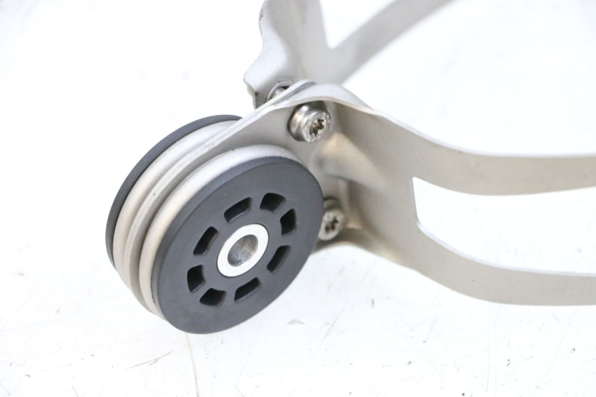 photo de SCARICO CLAMP BMW R GS 1250 (2021 - 2024) - Dettagli dei punti di fissaggio