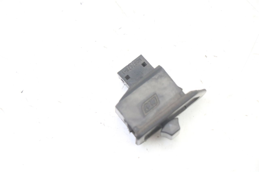 photo de COMMUTATORE FRECCE SYM FIDDLE 2 S 125 (2012 - 2014) - Zoom sullo stato d'uso