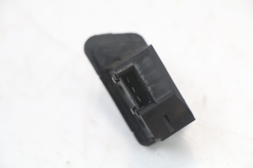 photo de COMMUTATORE FRECCE SYM FIDDLE 3 III 50 (2014 - 2020) - Primo piano tecnico