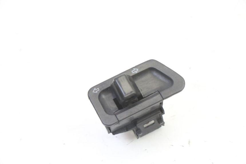 photo de COMMUTATORE FRECCE SYM FIDDLE 3 III 50 (2014 - 2020) - Dettaglio del componente