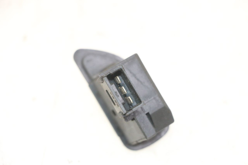 photo de COMMUTATORE FRECCE PIAGGIO IE MP3 YOURBAN 300 (2011 - 2016) - Zoom sullo stato d'uso