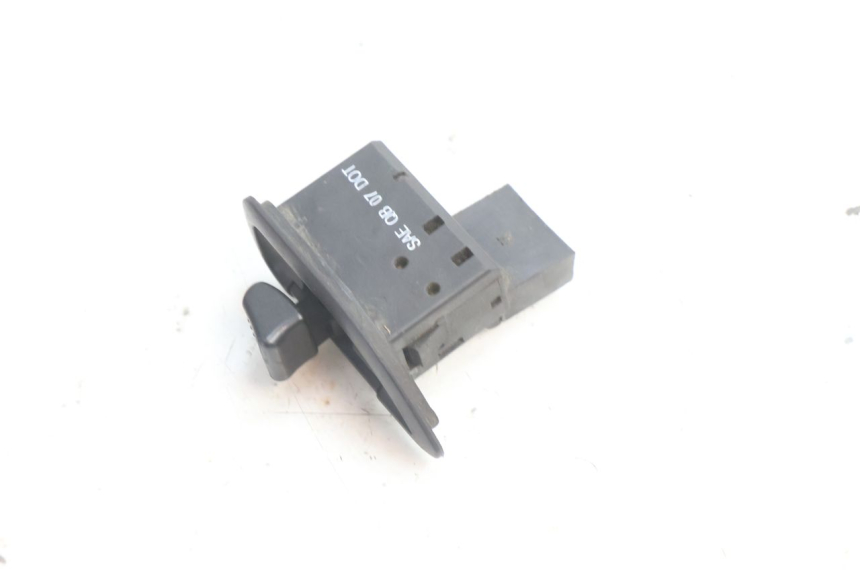 photo de COMMUTATORE FRECCE PIAGGIO LIBERTY IGET 4T 50 (2021 - 2025) - Dettaglio del componente