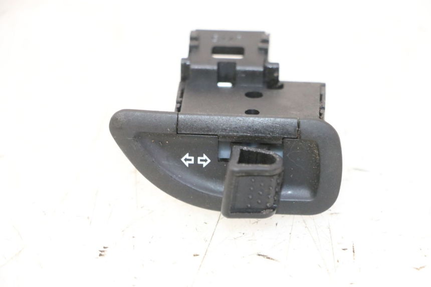 photo de COMMUTATORE FRECCE PIAGGIO MP3 HPE 310 (2024 - 2025) - Vista principale