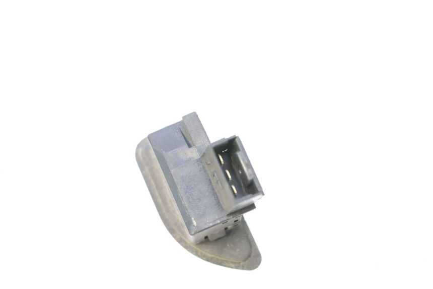 photo de COMMUTATORE FRECCE PIAGGIO MP3 125 (2006 - 2014) - Altra angolazione