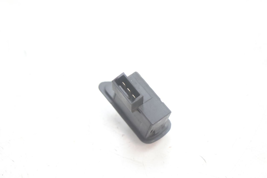 photo de COMMUTATORE FRECCE PIAGGIO MP3 125 (2006 - 2014) - Altra angolazione