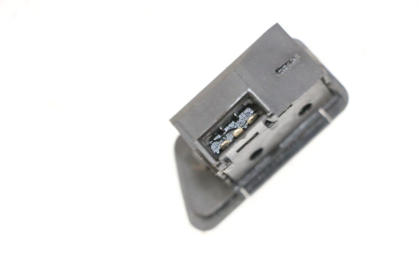 photo de COMMUTATORE FRECCE YAMAHA NEO'S NEOS 2T 50 (1998 - 2007) - Zoom sullo stato d'uso