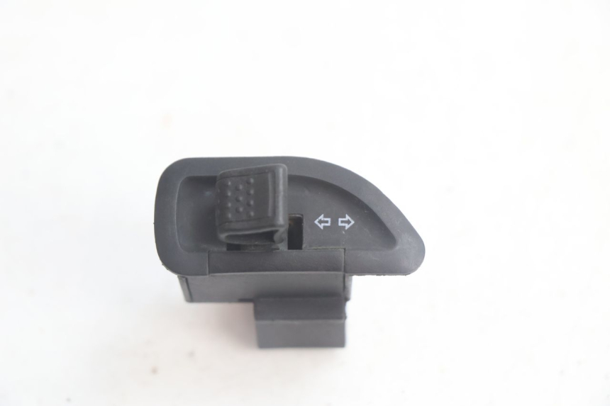 photo de COMMUTATORE FRECCE PIAGGIO ZIP IGET 4T 50 (2021 - 2023) - Vista principale