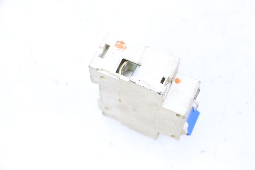 photo de COMMUTATORE SPEGNIMENTO  EFUN PUSA 1 - Altra angolazione