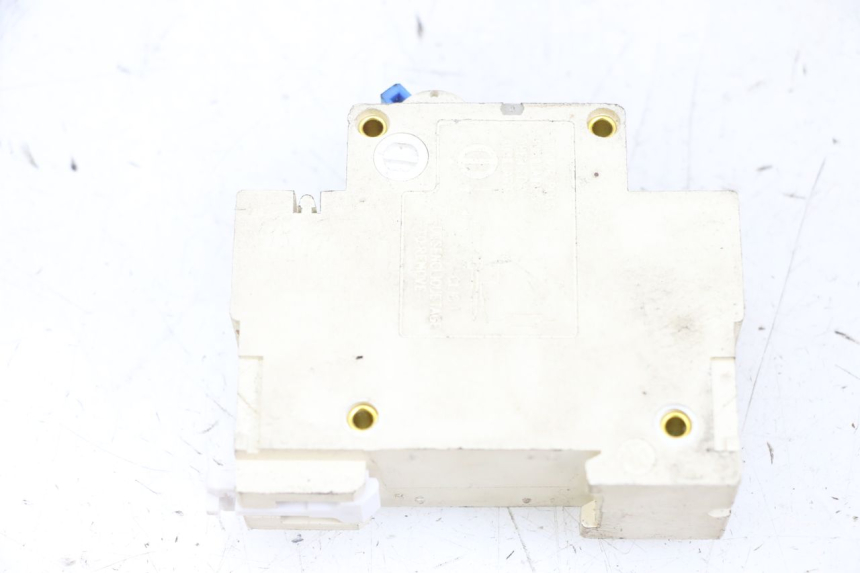 photo de COMMUTATORE SPEGNIMENTO  EFUN PUSA 1 - Dettagli dei punti di fissaggio