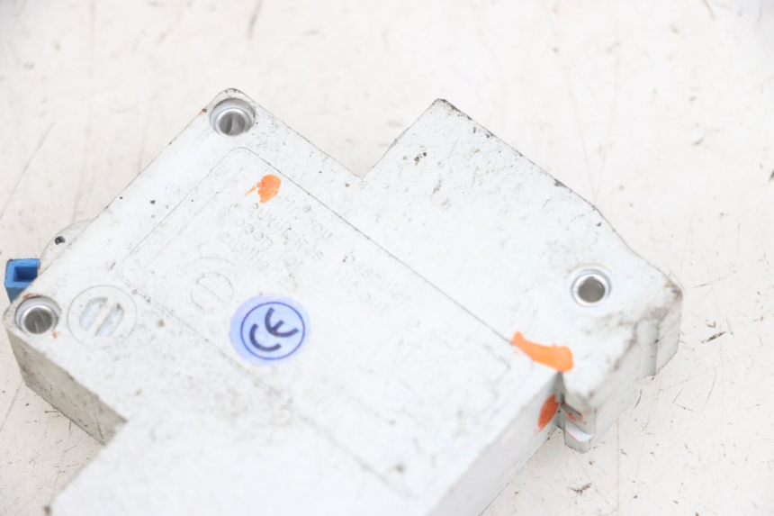 photo de COMMUTATORE SPEGNIMENTO  EFUN PUSA 1 - Primo piano tecnico