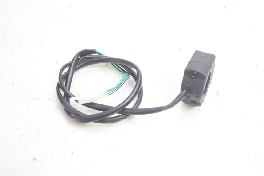 photo de INTERRUTTORE DI ACCENSIONE APOLLO RFZ 150 - Altra angolazione