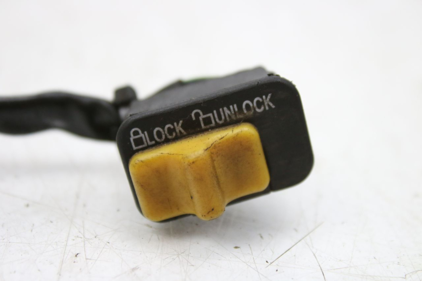 photo de COMMUTATORE DI ACCENSIONE PEUGEOT TWEET 125 (2010 - 2017) - Dettaglio del componente