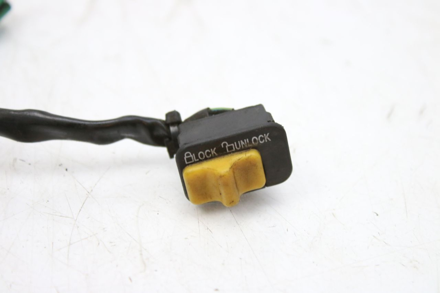 photo de COMMUTATORE DI ACCENSIONE PEUGEOT TWEET 125 (2010 - 2017) - Primo piano tecnico