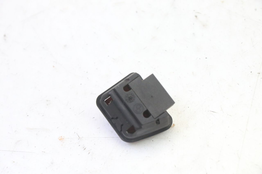 photo de COMANDO DI ACCENSIONE E SPEGNIMENTO PIAGGIO X9 EVOLUTION 125 (2003 - 2007) - Altra angolazione