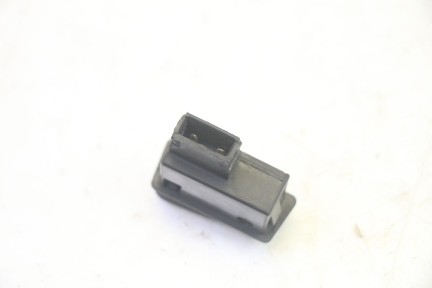 photo de COMMUTATORE AVVIAMENTO SYM FIDDLE 3 III 125 (2014 - 2020) - Altra angolazione