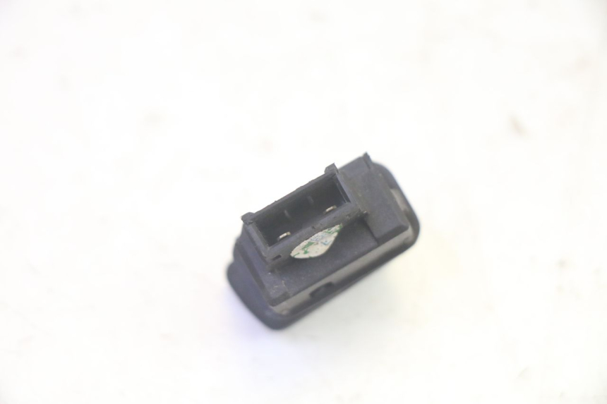 photo de COMMUTATORE ACCENSIONE PIAGGIO MP3 RL 250 (2006 - 2010) - Altra angolazione