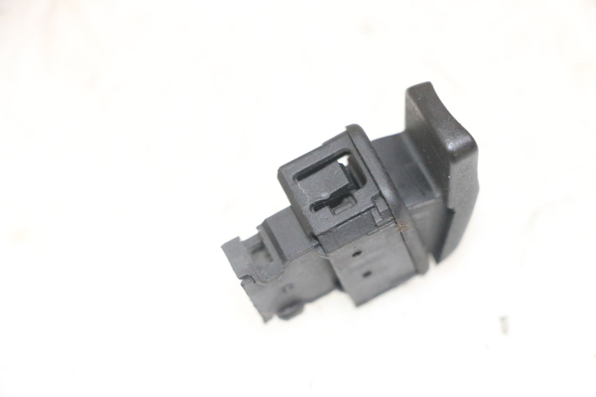 photo de COMMUTATORE AVVIAMENTO PIAGGIO NEW TYPHOON 50 (2018 - 2021) - Dettaglio del componente