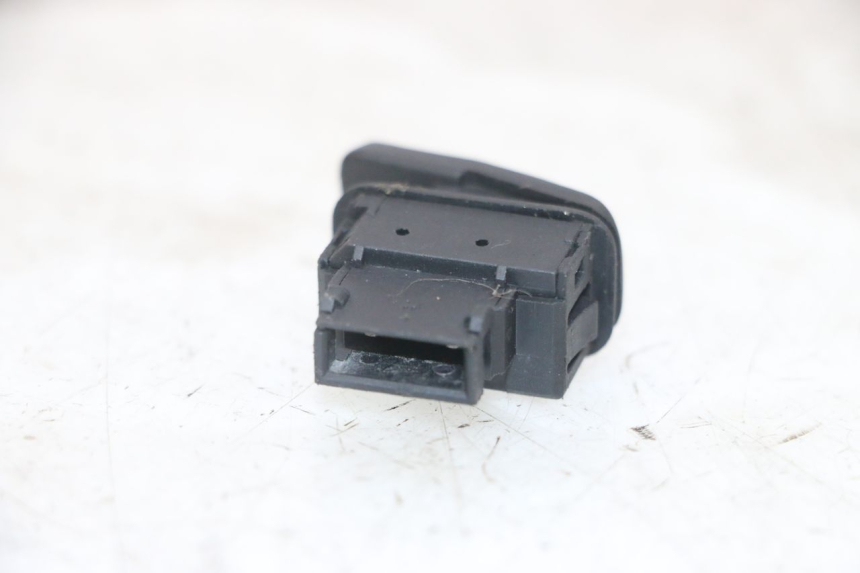 photo de COMMUTATORE AVVIAMENTO PIAGGIO NEW TYPHOON 50 (2018 - 2021) - Zoom sullo stato d'uso