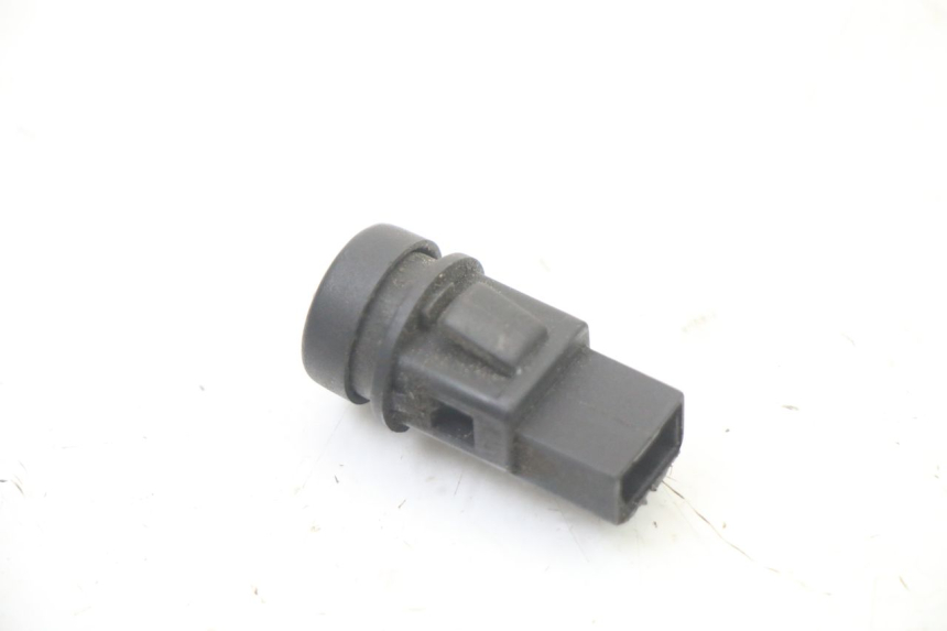 photo de COMMUTATORE ACCENSIONE PIAGGIO VESPA GRANTURISMO 125 (2003 - 2007) - Zoom sullo stato d'uso